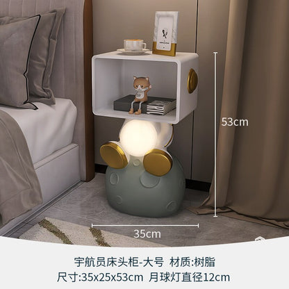 Night Stands for Bedroom Creative Bedside Table Floor Lamp Luxury Modern Nightstands Resin Storage Cabinet Animal Art Decoration